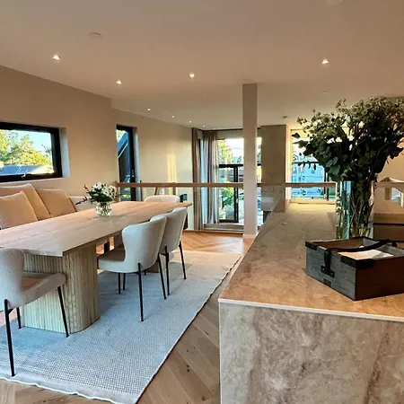 Brand-new Exclusive House With Rooftop Terrace