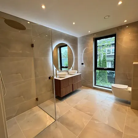 Brand-new Exclusive House With Rooftop Terrace Villa