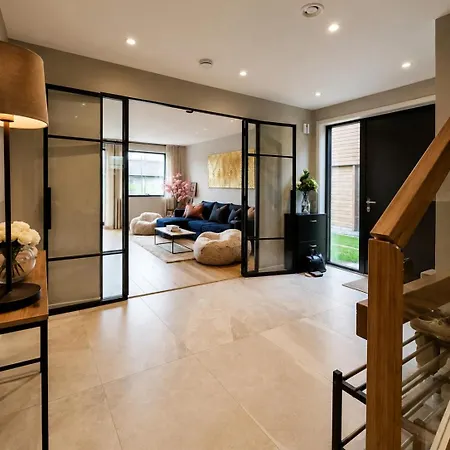 Brand-new Exclusive House With Rooftop Terrace Villa