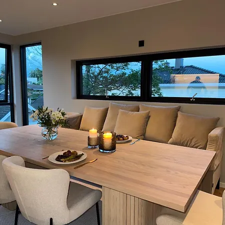 Brand-new Exclusive House With Rooftop Terrace *
