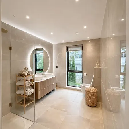 Brand-new Exclusive House With Rooftop Terrace Villa *